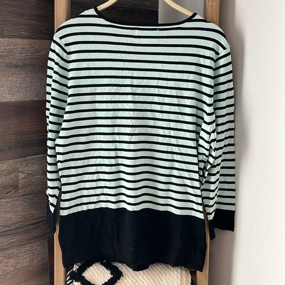 Elle Striped Top - Picture 2 of 3